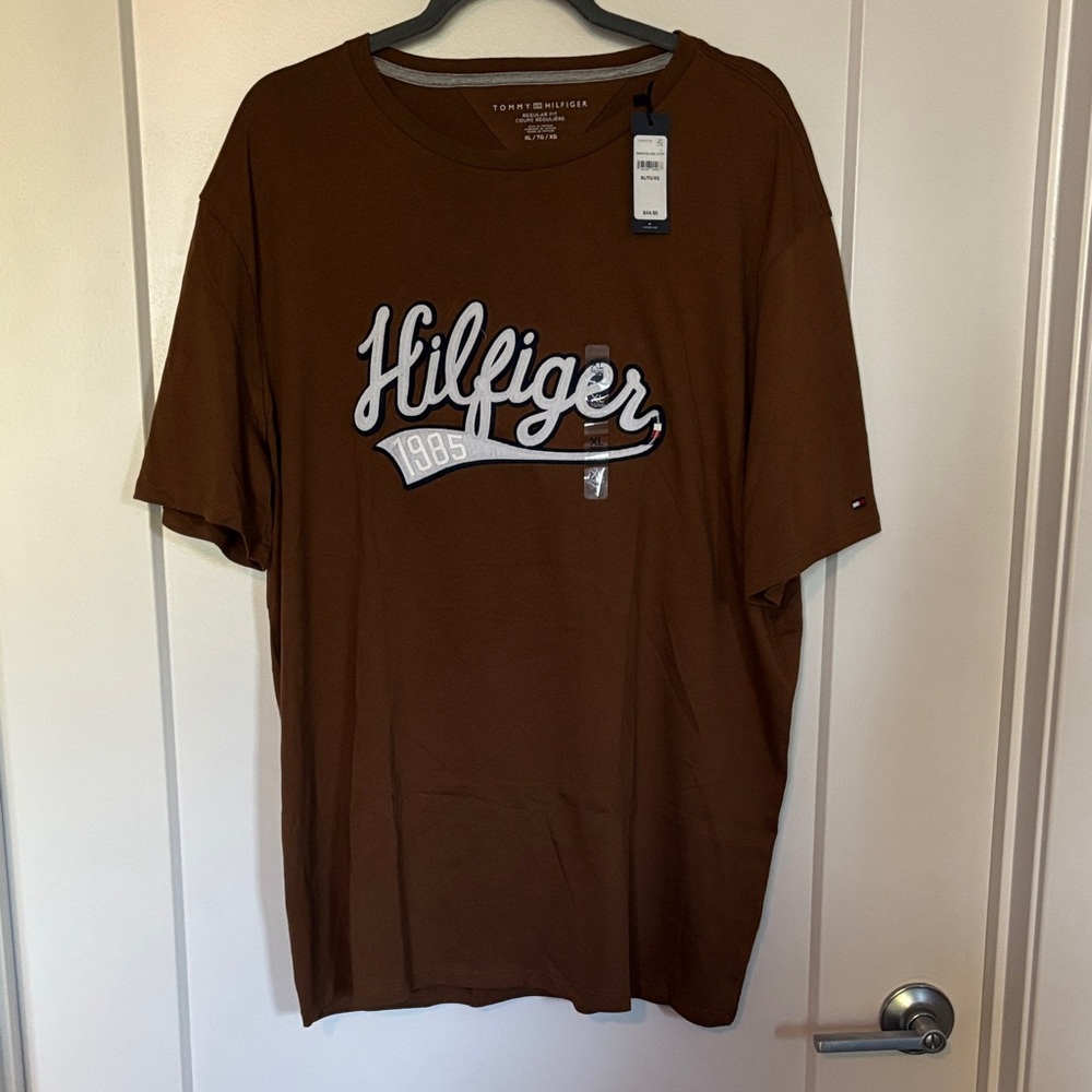 FINAL PRICE DONATING SOON NWT Tommy Hilfiger Men’s Baseball Tshirt Size XL